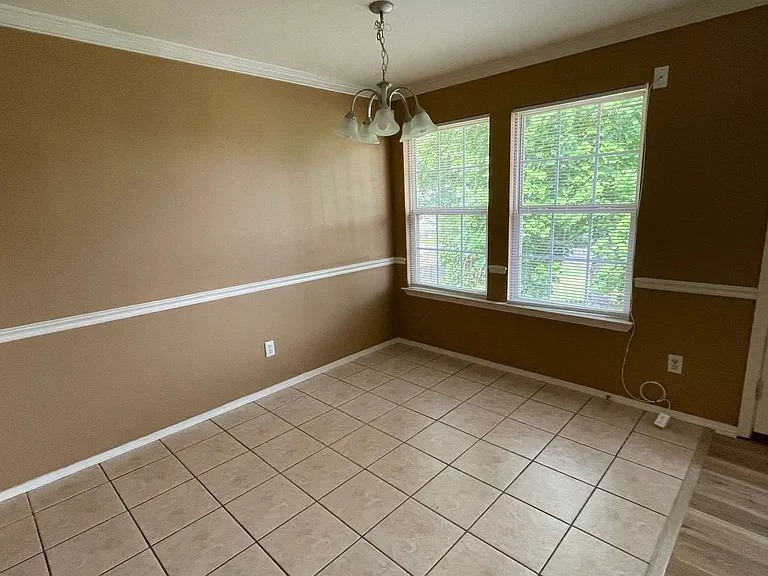 13823 Harold Dr — Photo 8