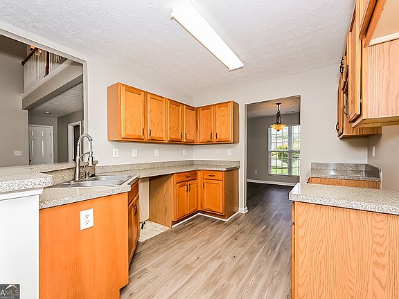 3rd image of 1820 New Orleans Way