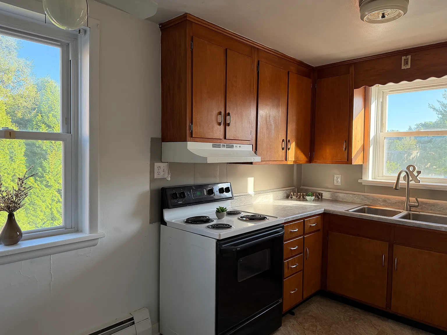 122 Main St — Photo 2