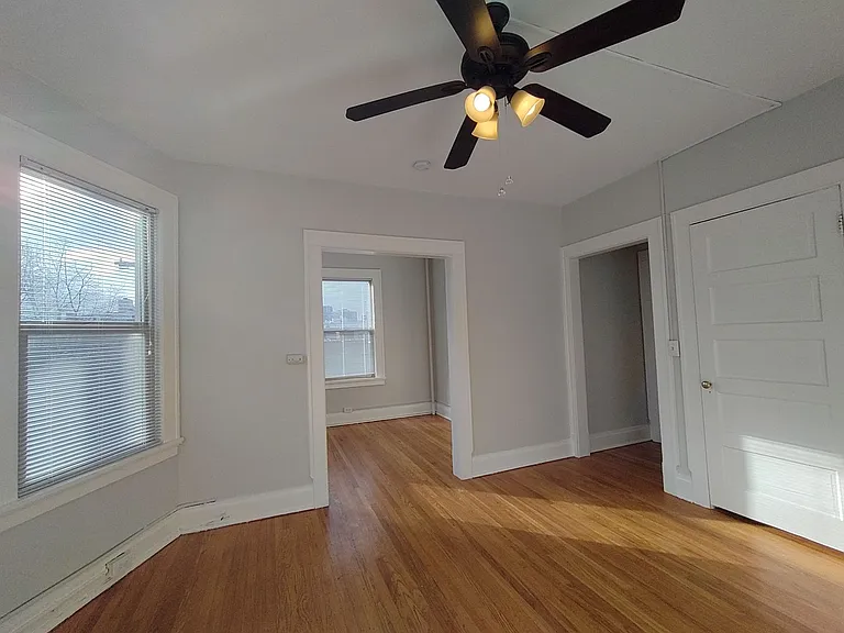 Rialto Court Apartments | MOVE-IN SPECIAL: ONE MONTH FREE RENT — Photo 24