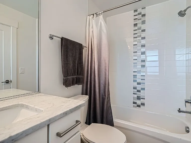 2142 Julian St — Photo 16