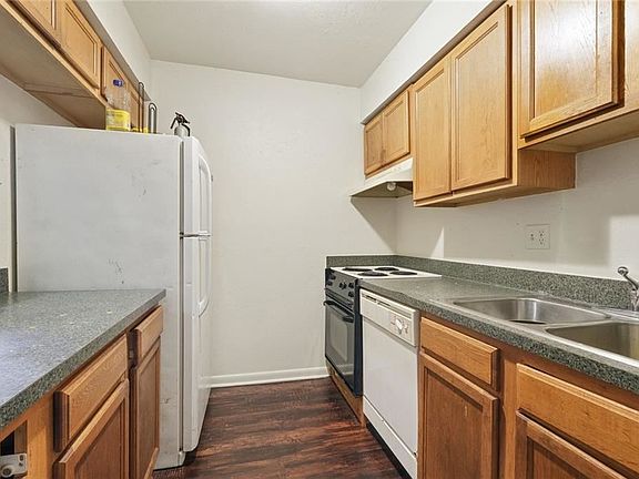 5th image of 2217 Pasadena Ave