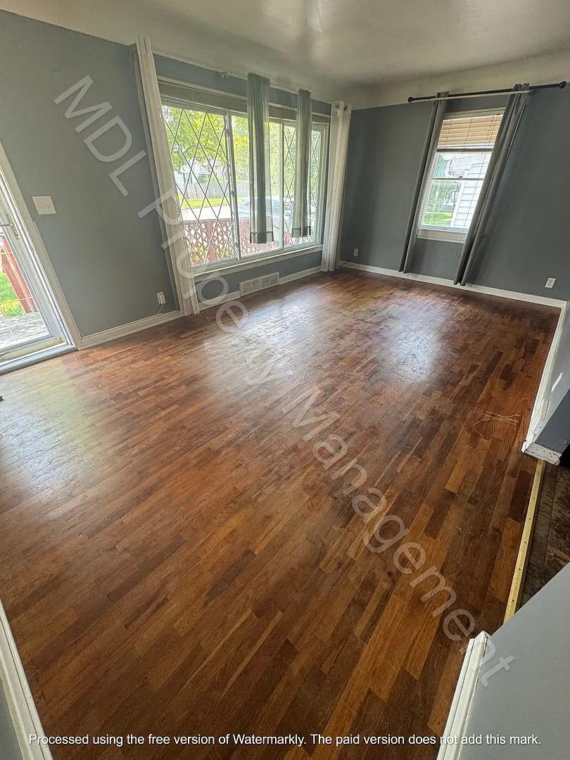 2612 Congress Ave photo 1