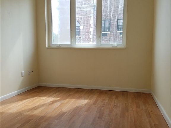 3rd image of 75 Liberty Ave #418