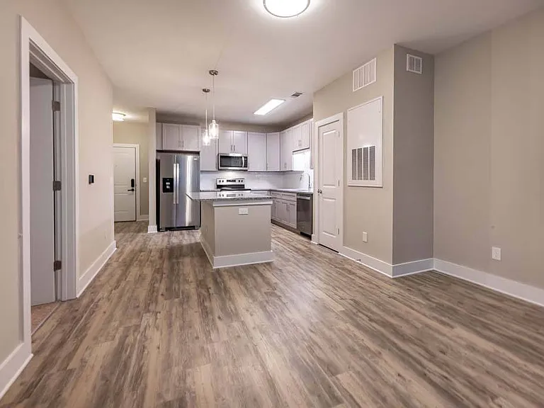Foxwood Apartments — Photo 186