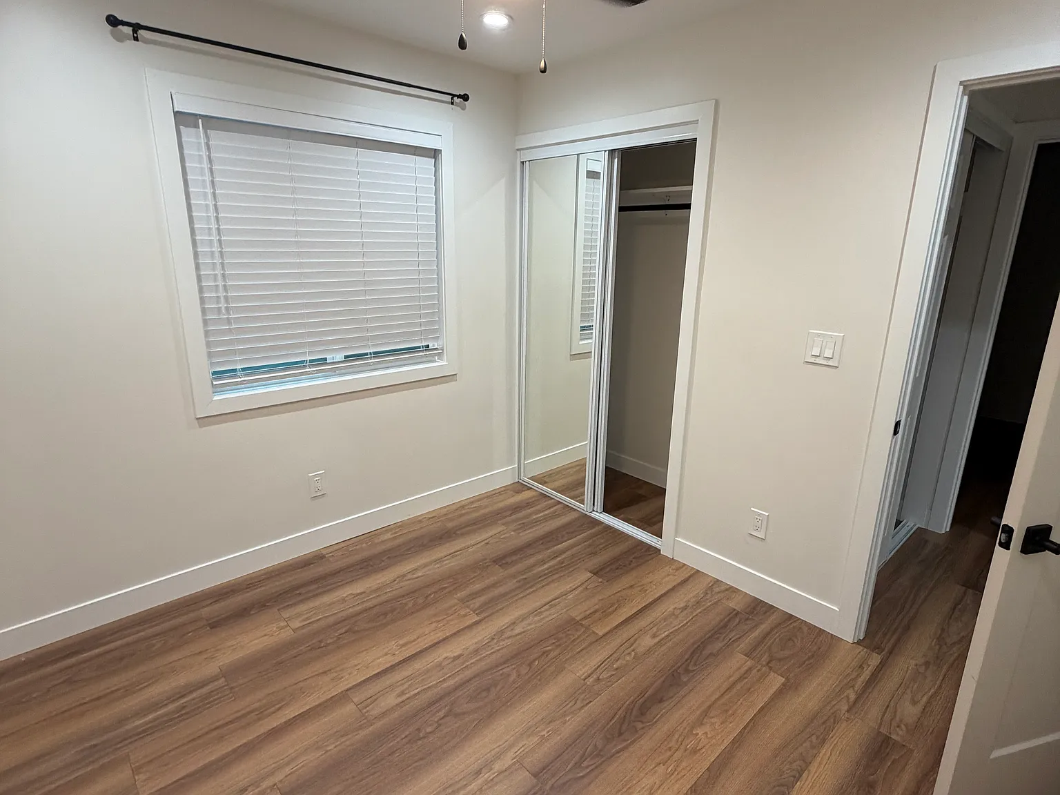 2 bed, 600 sqft, $2,300 — Photo 2