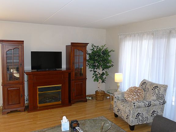 4th image of 9933 Shady Ln #2W