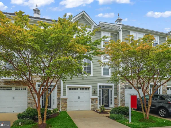 308 Monroe Point Dr, Colonial Beach, VA 22443