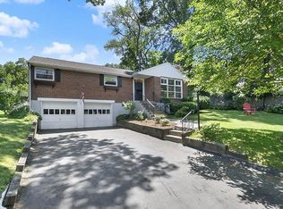 3 Pheasant Ln, Woburn, MA 01801