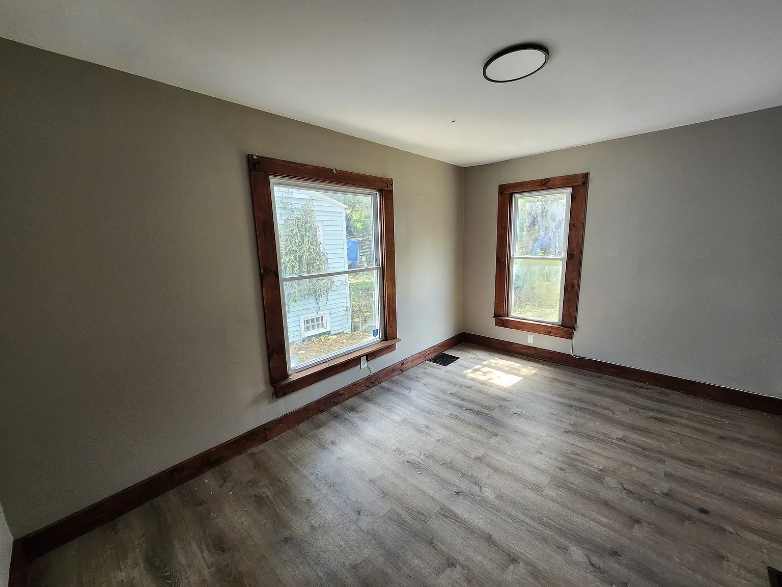 4 bed, 1550 sqft, $1,800 — Photo 2