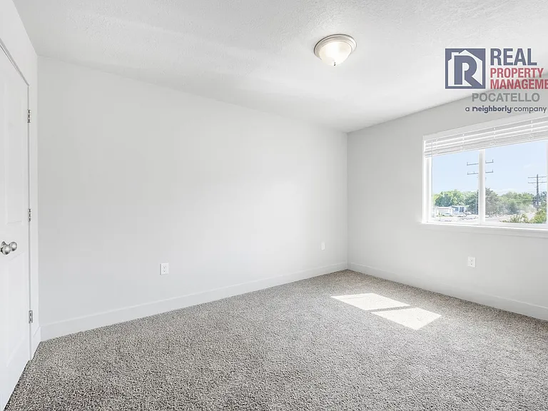 1829 W Quinn Rd — Photo 12