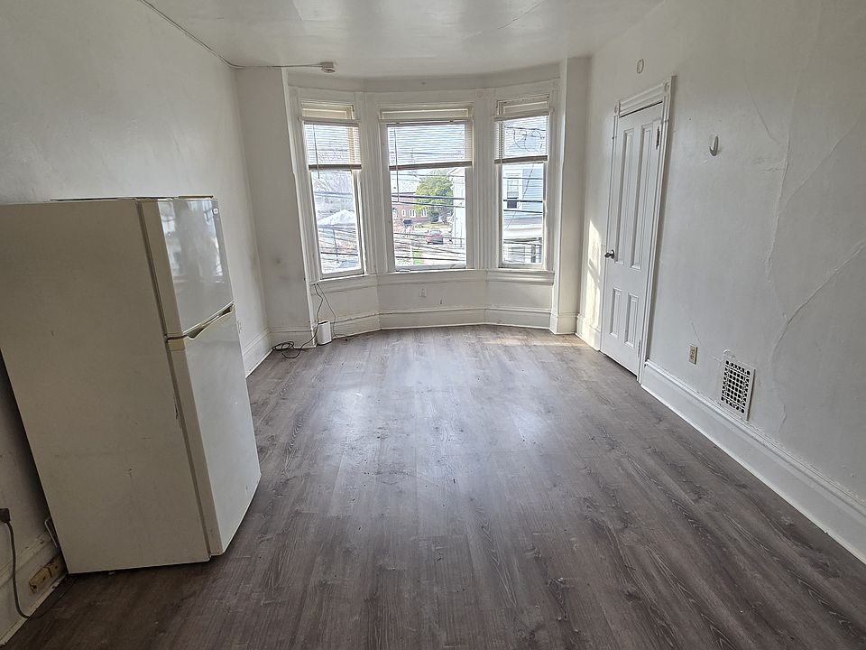 1st image of 320 S River St APT 2