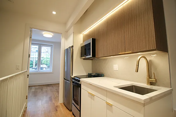 Rented by Hagstrom Management Inc | media 66