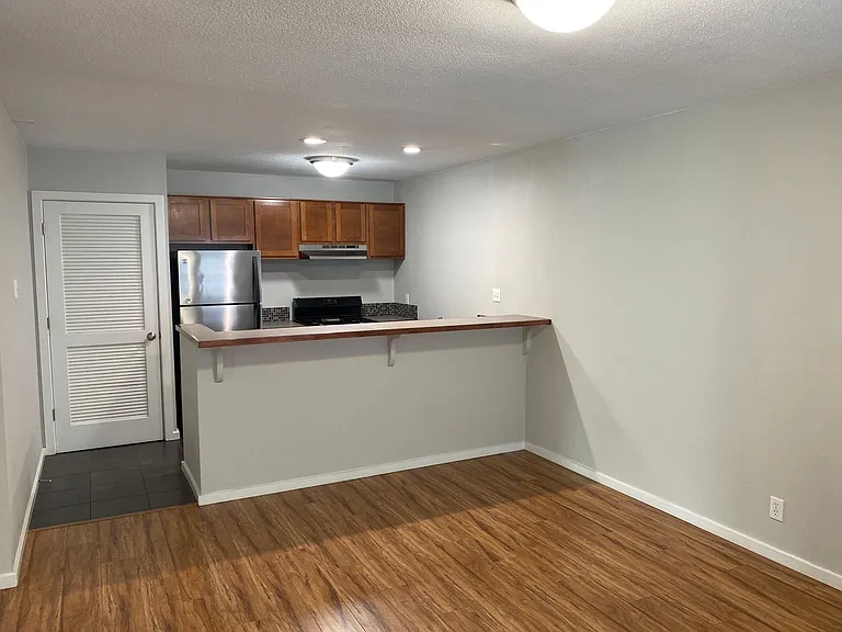 Nob Hill Homes — Photo 10