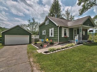 24 Locust St, Honesdale, PA 18431