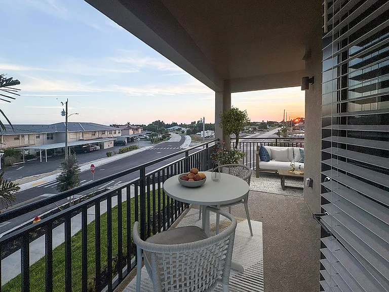 Bimini Square Apartments — Photo 54