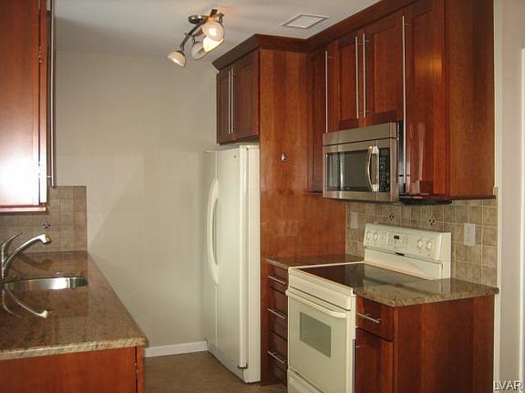 5th image of 206 Briarwood Dr