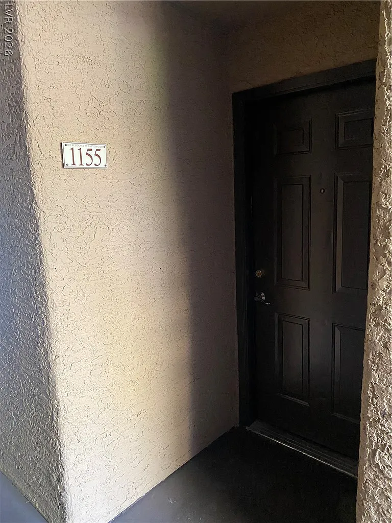 2 bed, 2.0 bath, 1053 sqft, $1,350 — Photo 1