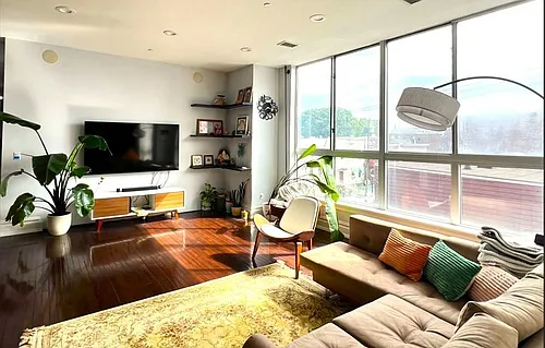 708 Sip St #3000 Photo 1