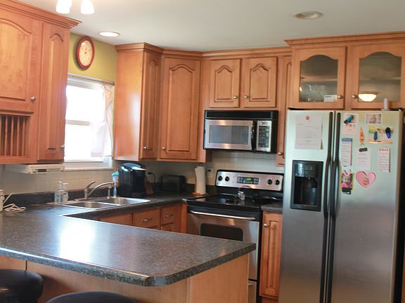 3rd image of 115 Parkside Acres Dr