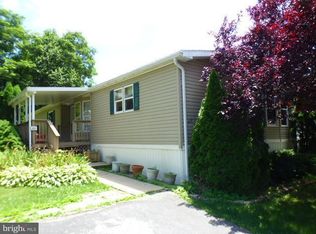 66 Sherry Dr, Lititz, PA 17543