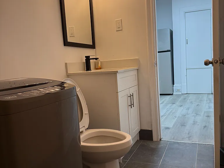 31 King St E #3 — Photo 13
