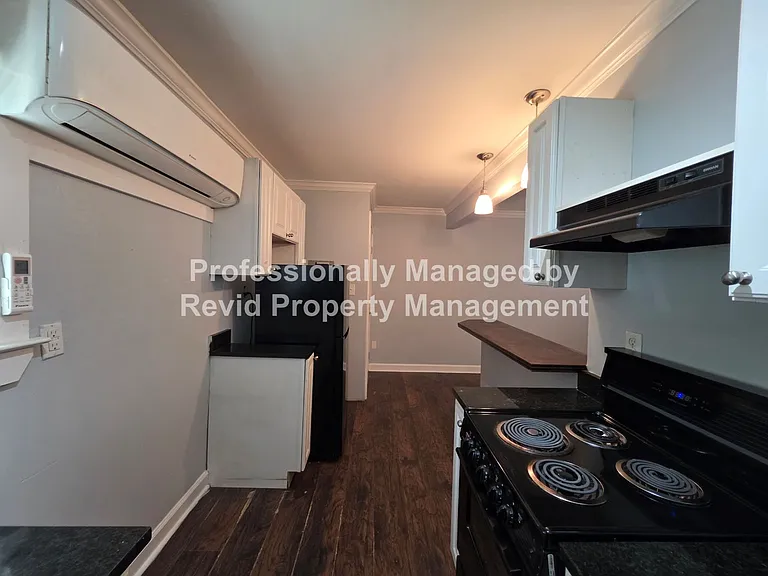 1632 Monroe Ave. — Photo 10