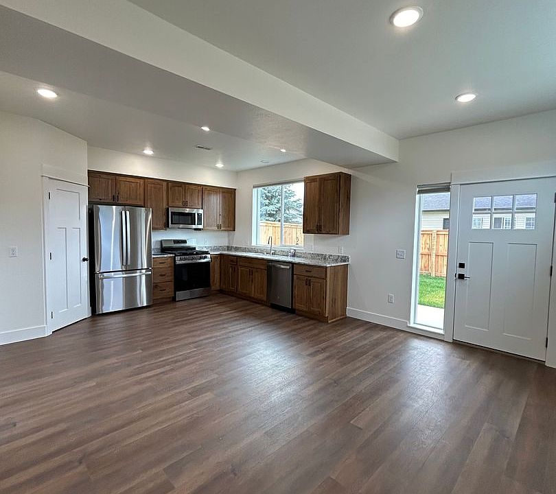 1st image of 203 Amusement Ave