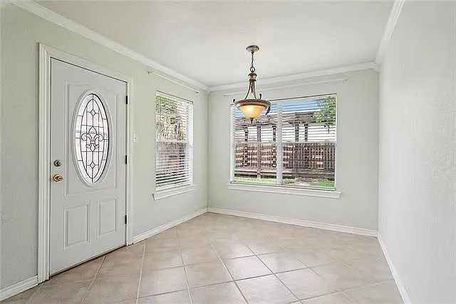 1109 Marlowe Ct — Photo 2