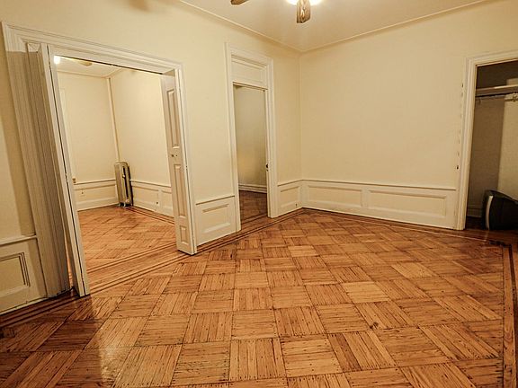 3rd image of 559 51st St APT 1R