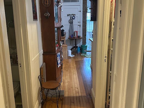 4th image of 2325 W Haddon Ave #1R