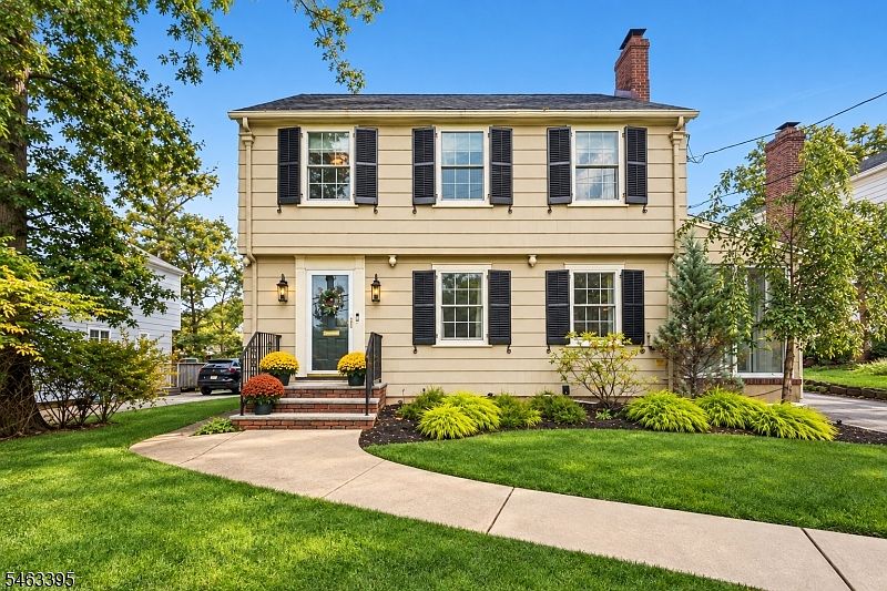 1st image of 68 Linden Ave