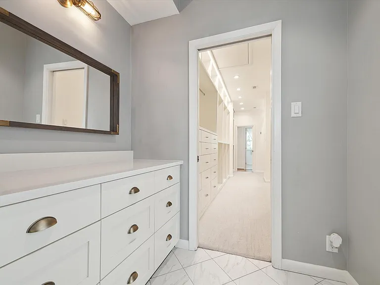 7922 Woodway Dr — Photo 25