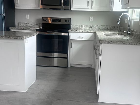 4th image of 4905 N Dahlia St #3