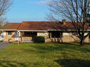 488 New Castle St, Slippery Rock, PA 16057