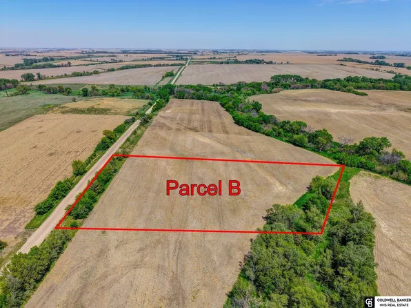 1810 238th Rd, Seward, NE 68434