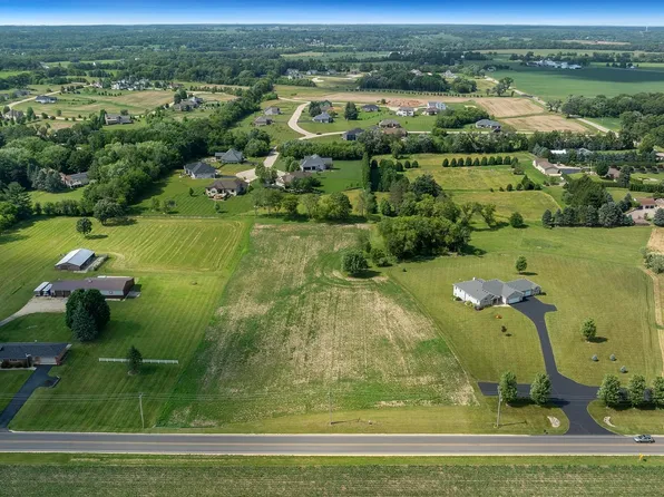 2776 Squaw Prairie Rd, Belvidere, IL 61008