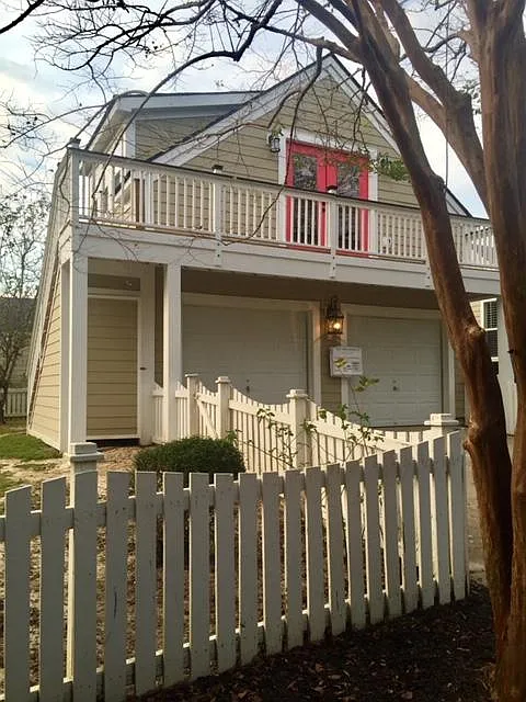 101 Cooke St