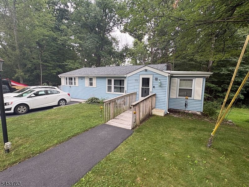1st image of 65 Upper Lake Dr