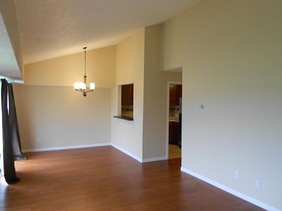 4th image of 2320 Cypress Dr