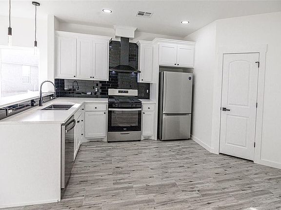 4th image of 5113 Brooke Rd