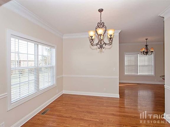 4th image of 3244 Genoa Dr