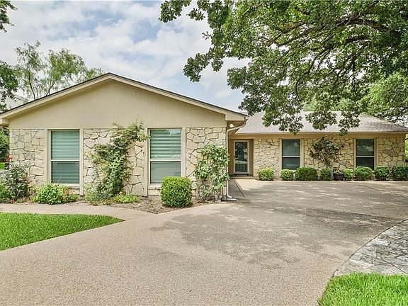 4th image of 5115 Fairway Cir