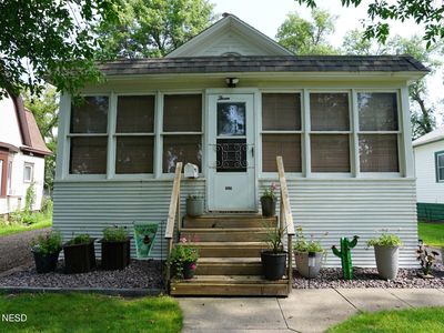 313 2nd Ave SW, Castlewood, SD, 57201