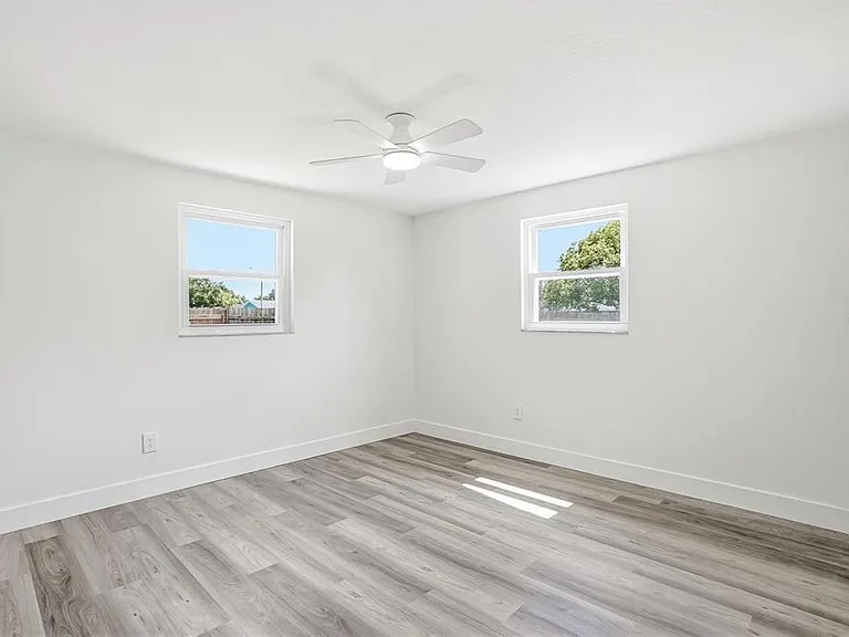 1004 Idlebriar Way — Photo 10