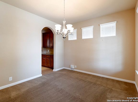 3rd image of 617 Oakmont Way