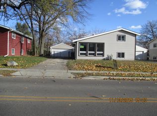 807 Monroe Ave, Carpentersville, IL 60110