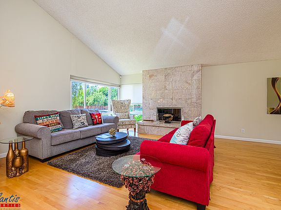 3rd image of 105 Aurora Ln
