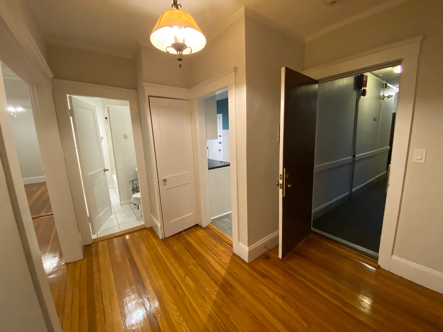 3 bed, 1250 sqft, $3,900 — Photo 4