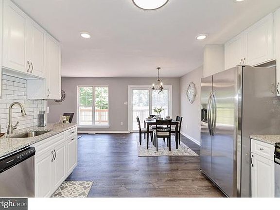 3rd image of 50 Catherine Dr
